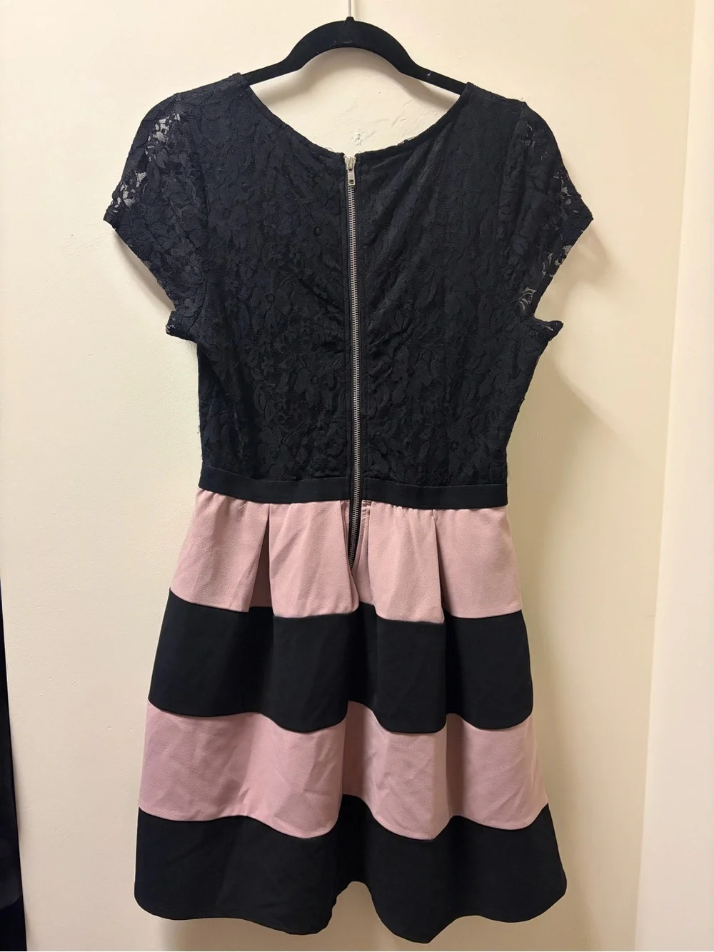 Speechless Black and Dusty Pink Lace Bodice Stripe Dress with Pockets Women’s XL - Picture 4 of 7
